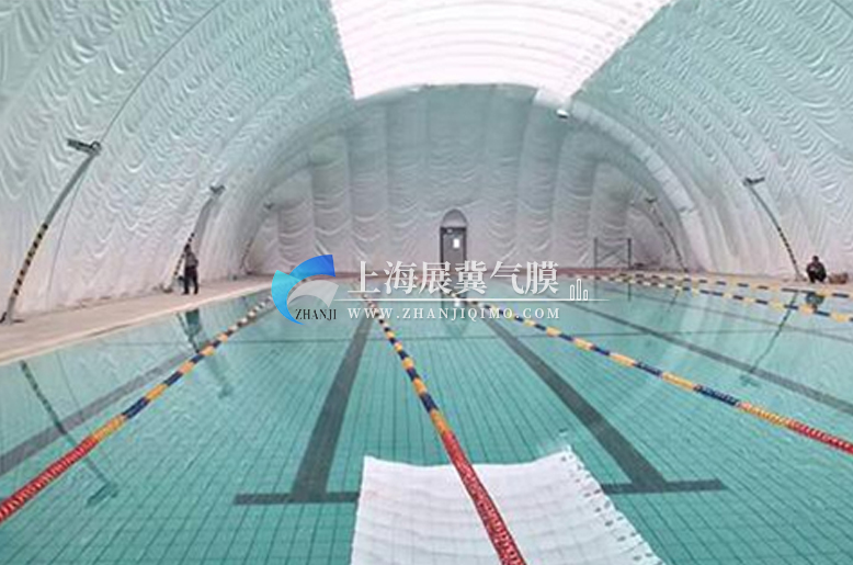采用气膜结构建造的游泳馆
